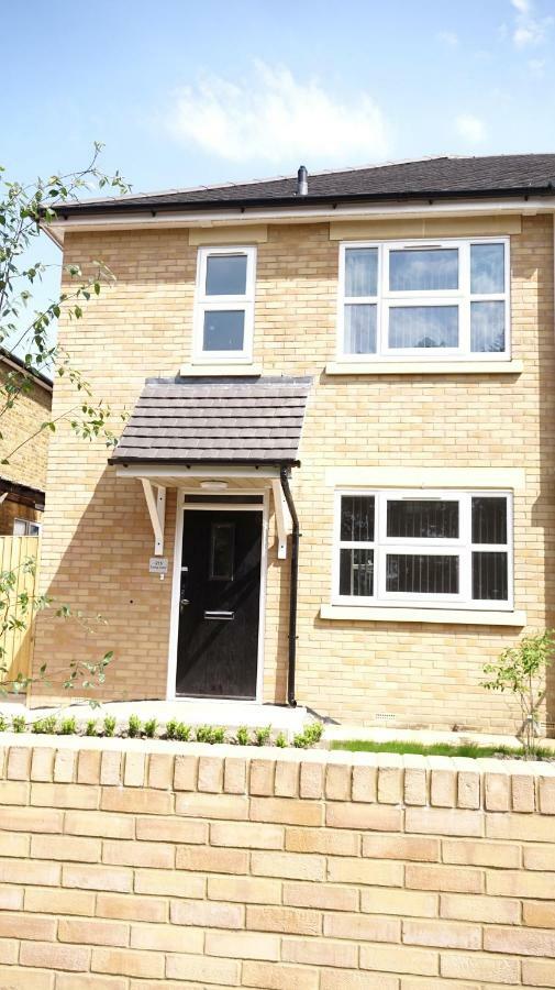 Heathrow Ensuite Rooms- Auto Check In London Exterior photo