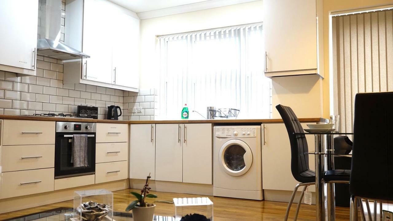 Heathrow Ensuite Rooms- Auto Check In London Exterior photo