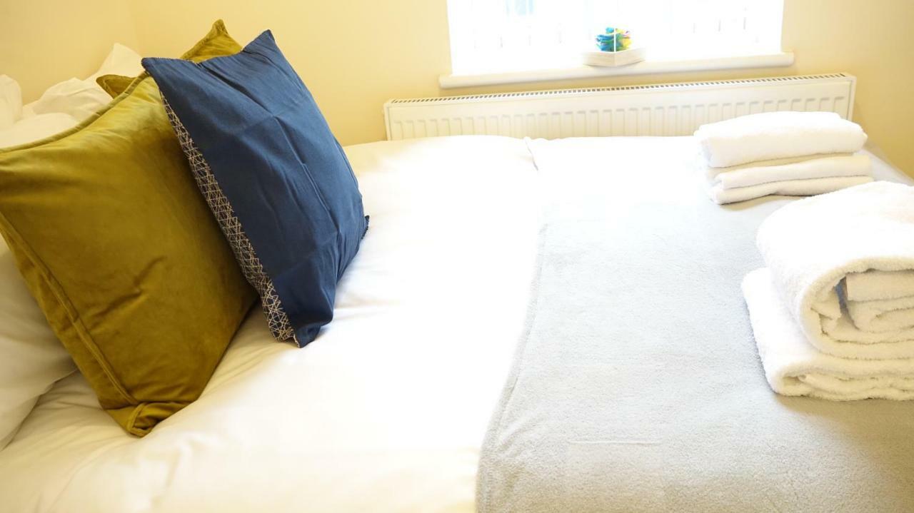 Heathrow Ensuite Rooms- Auto Check In London Exterior photo