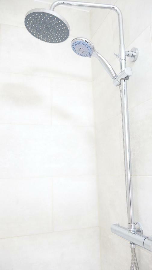 Heathrow Ensuite Rooms- Auto Check In London Exterior photo